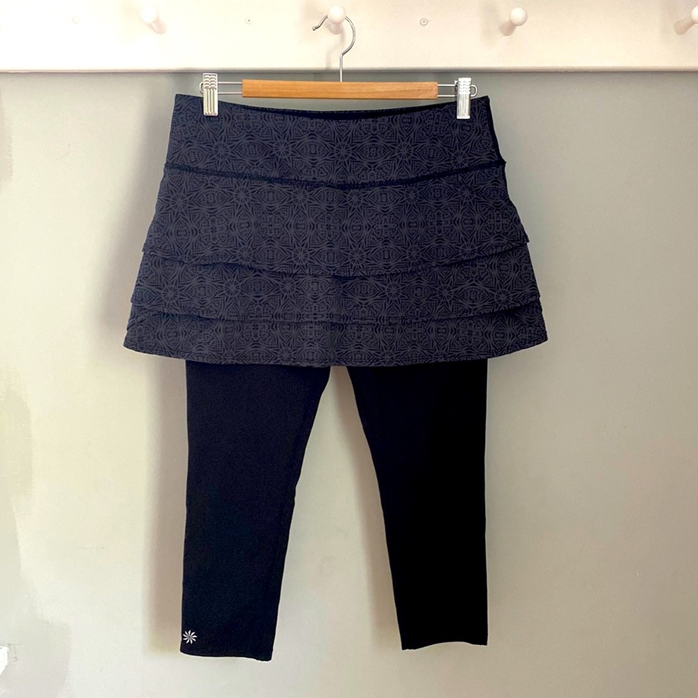 Athleta running skirt with built in capri leggings. Size medium.